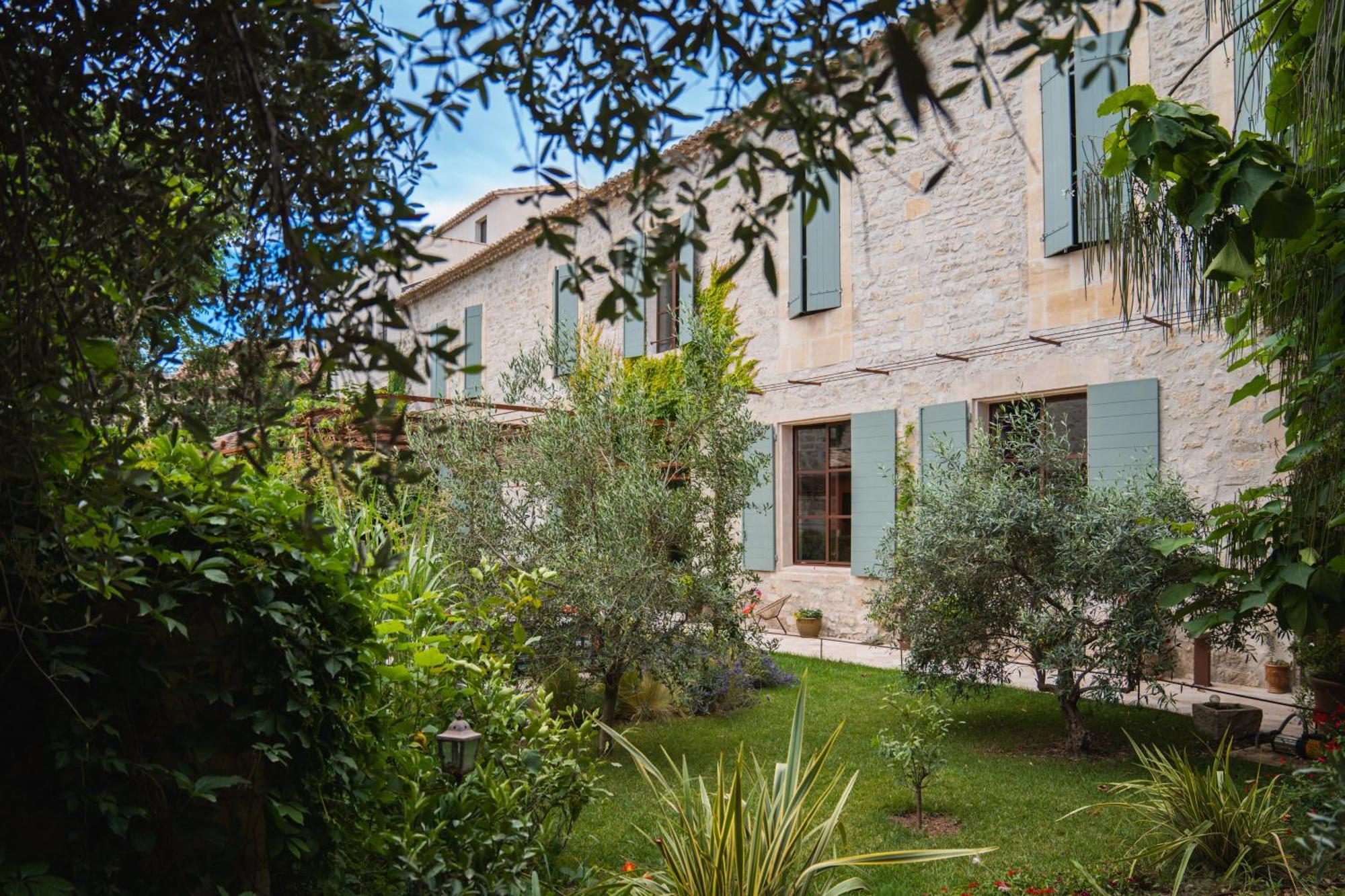 Le Jardin Des Cordeliers Bed & Breakfast Tarascon Exterior photo