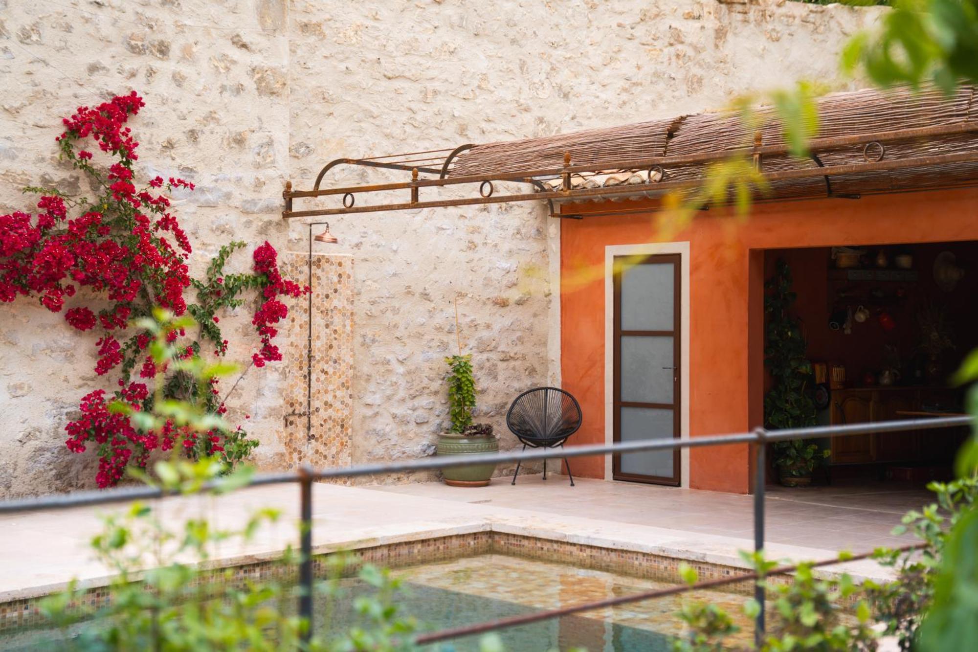 Le Jardin Des Cordeliers Bed & Breakfast Tarascon Exterior photo
